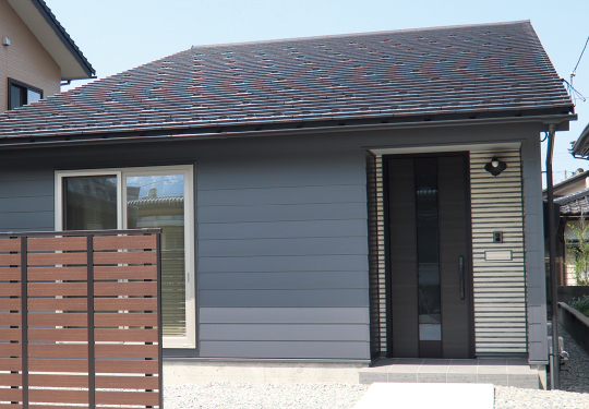 屋根材：高耐久 防災瓦